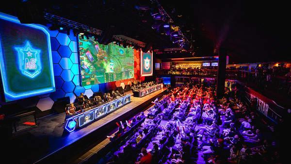 LCK选手的多巴胺穿搭：T1全员自信非常