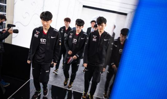 Falcons 和 G2 在 IEM Cologne 2025 的首场比赛中获胜