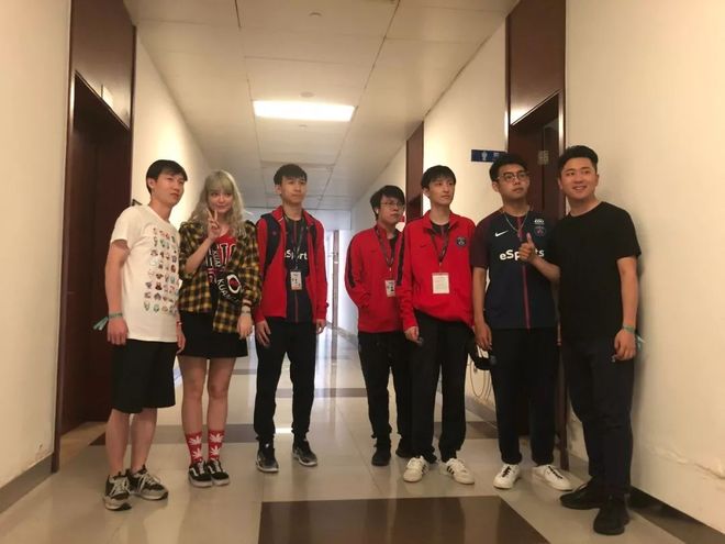 DOTA2裂变天地S1官方直播泄露了七支直邀战队 XG在内